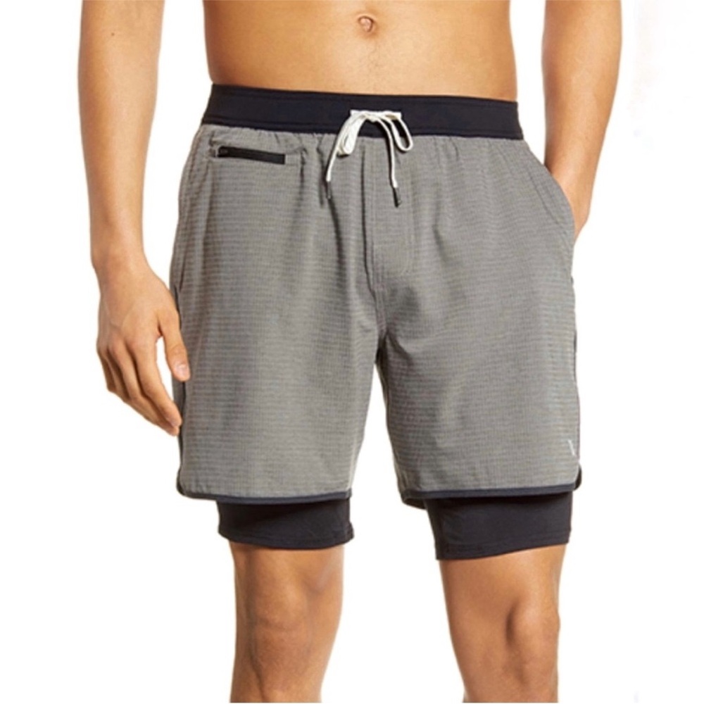 Men’s Vuori Stockton Shorts Compression Lined Gray Check Black Size M